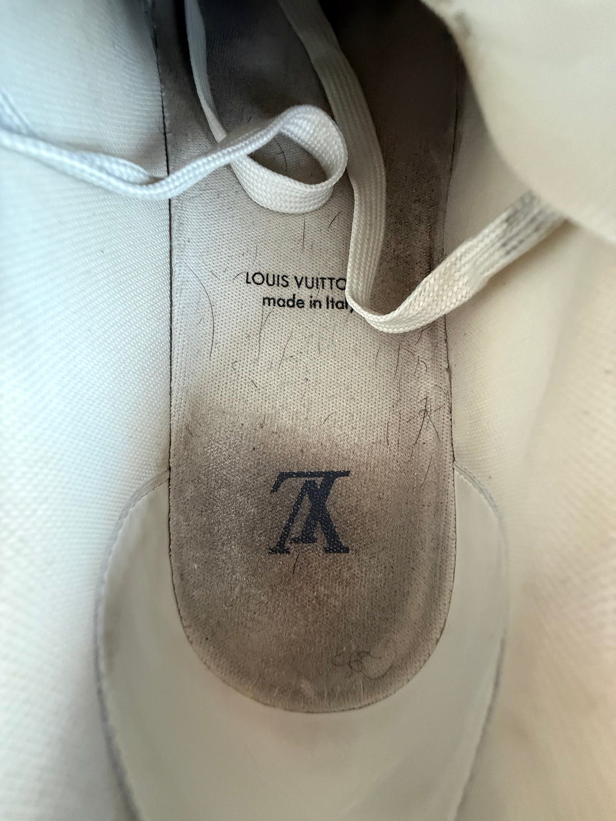 Louis Vuitton Blue Damier Azur Trainers