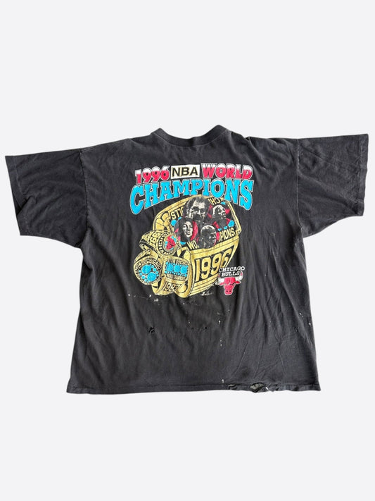 Vintage Black NBA World Champions Chicago Bulls Graphic T-Shirt