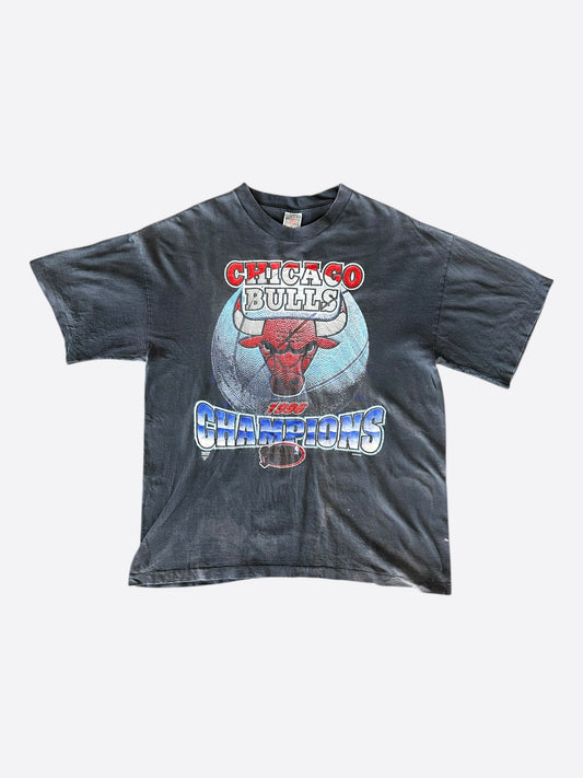 Vintage Black Chicago Bulls Champions Graphic T-Shirt