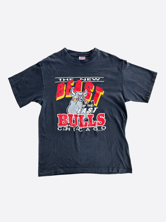 Vintage Black NBA The New Beast of the East Chicago Bulls Graphic T-Shirt