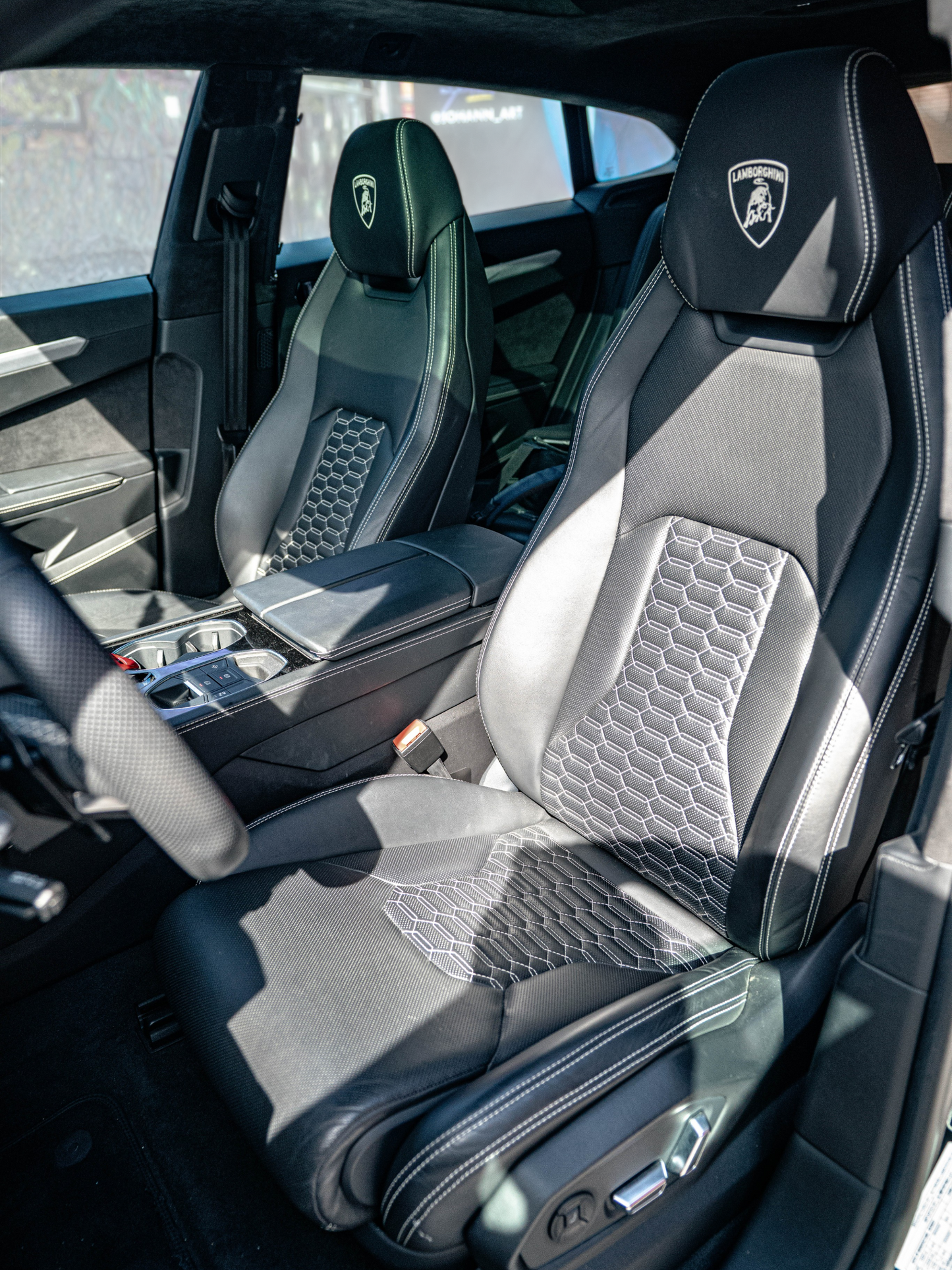 Lamborghini 2021 Jet Black Urus