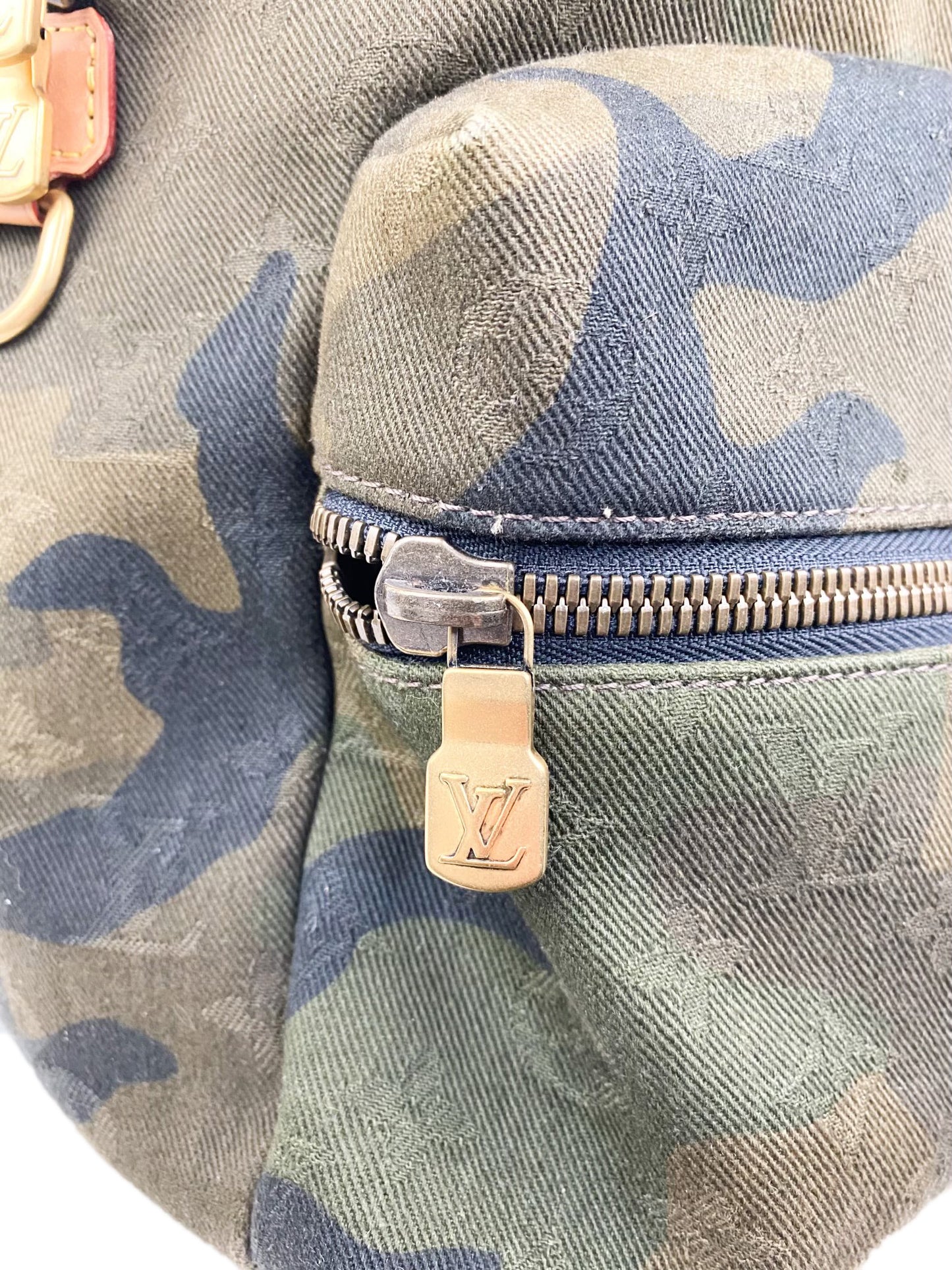 Supreme x Louis Vuitton Camo Apollo Backpack – Savonches