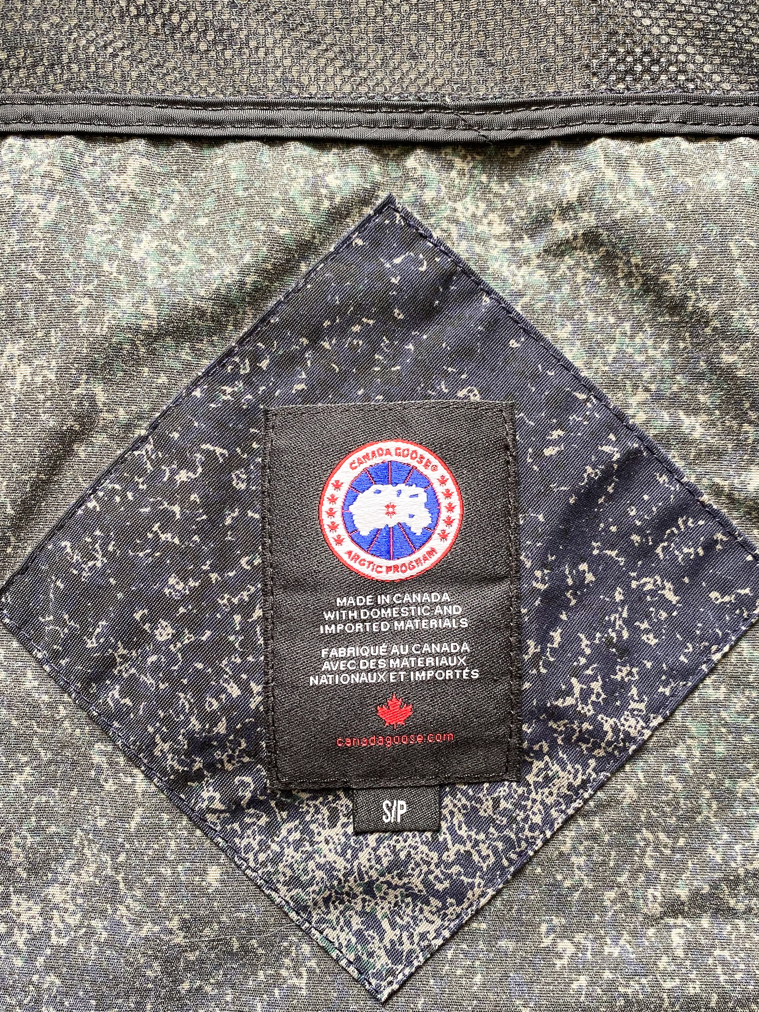 Canada Goose Navy Sandstorm Camo Voyager Men s Jacket