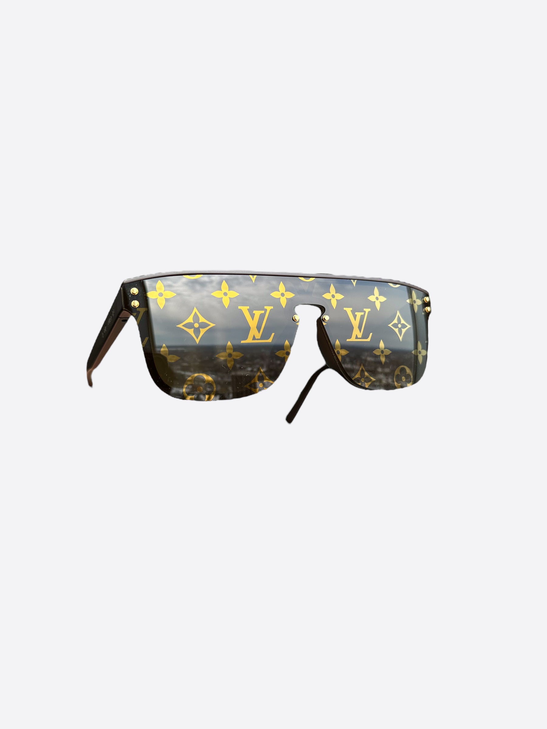 Louis Vuitton City Mask Monogram Sunglasses  Louis vuitton sunglasses,  Sunglasses, Trending sunglasses