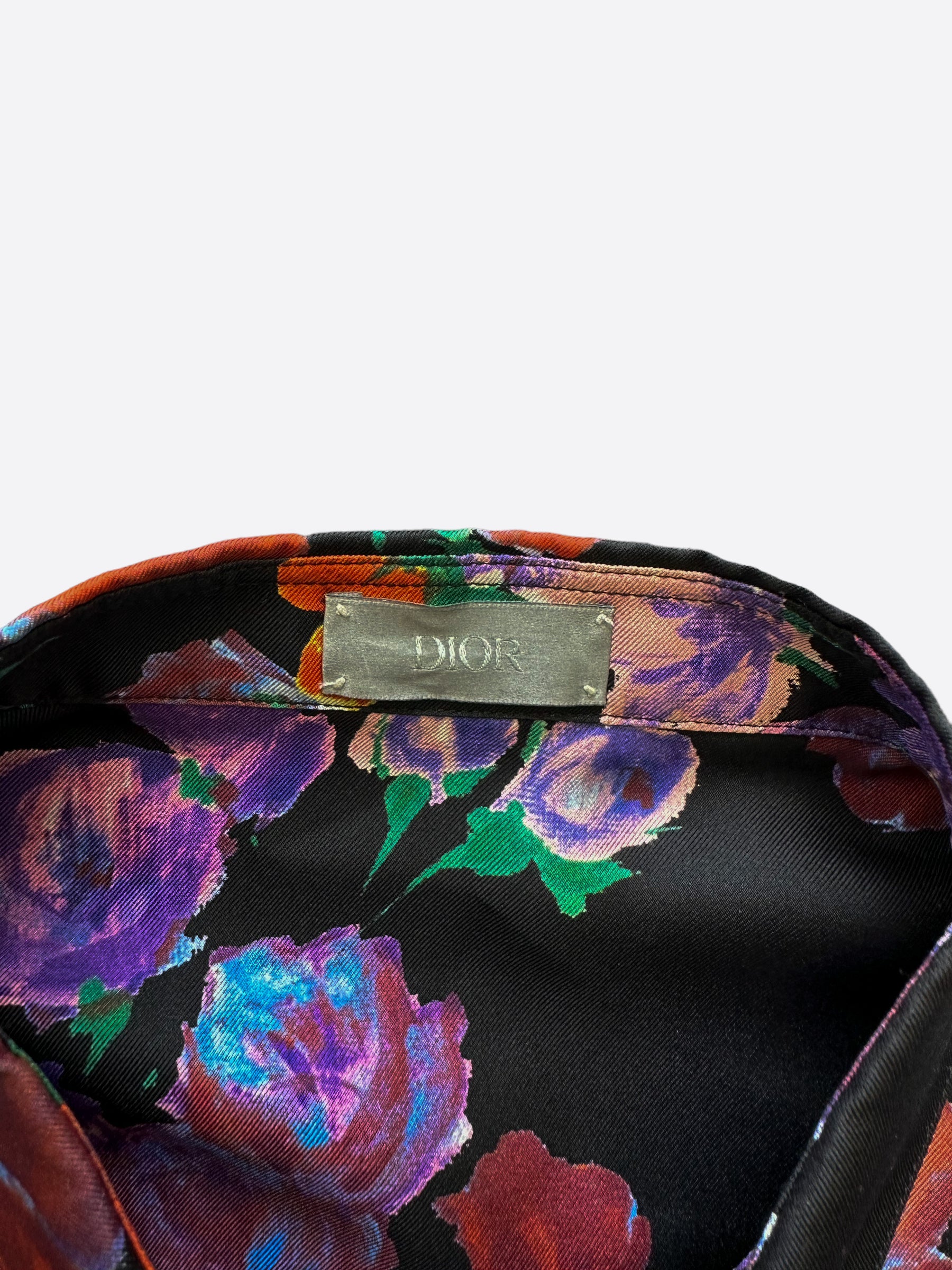 Papel de regalo floral Dior · Creative Fabrica