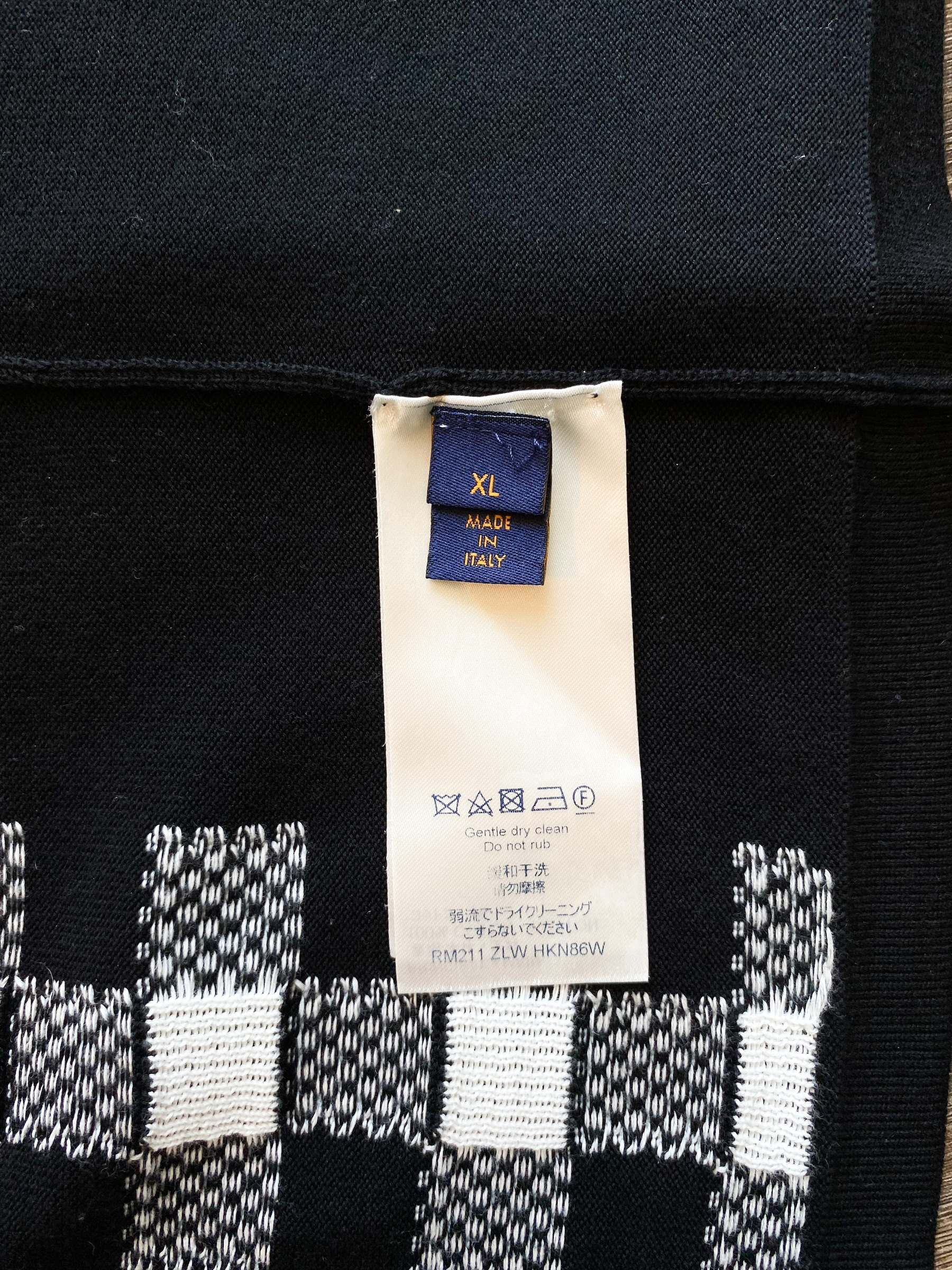 Louis Vuitton Black Intarsia Checkered Logo Tee – Savonches