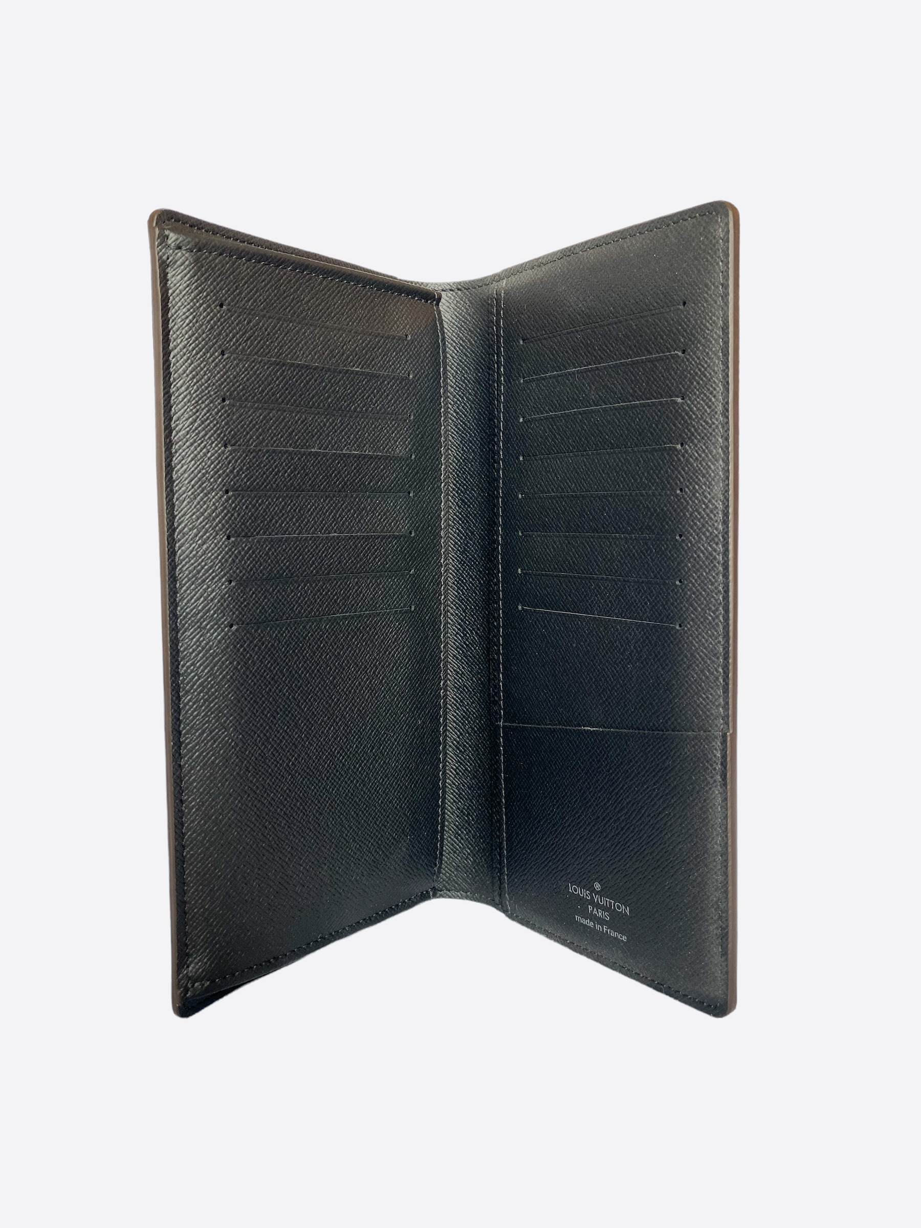 Louis Vuitton Brazza Taiga Leather Checkbook Wallet