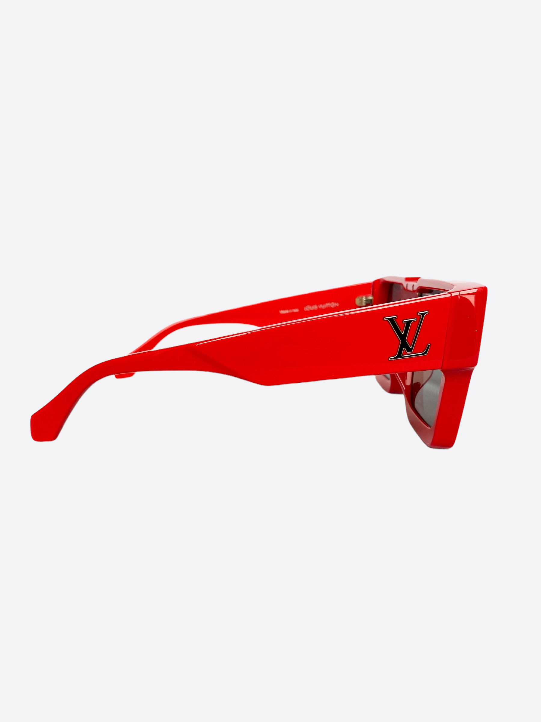 Louis Vuitton Soho Pop Up Exclusive Red Cyclone W / E Sunglasses LV Vi –  High End Hobbies
