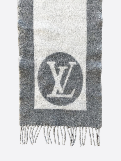 Louis Vuitton Grey Cardiff Scarf