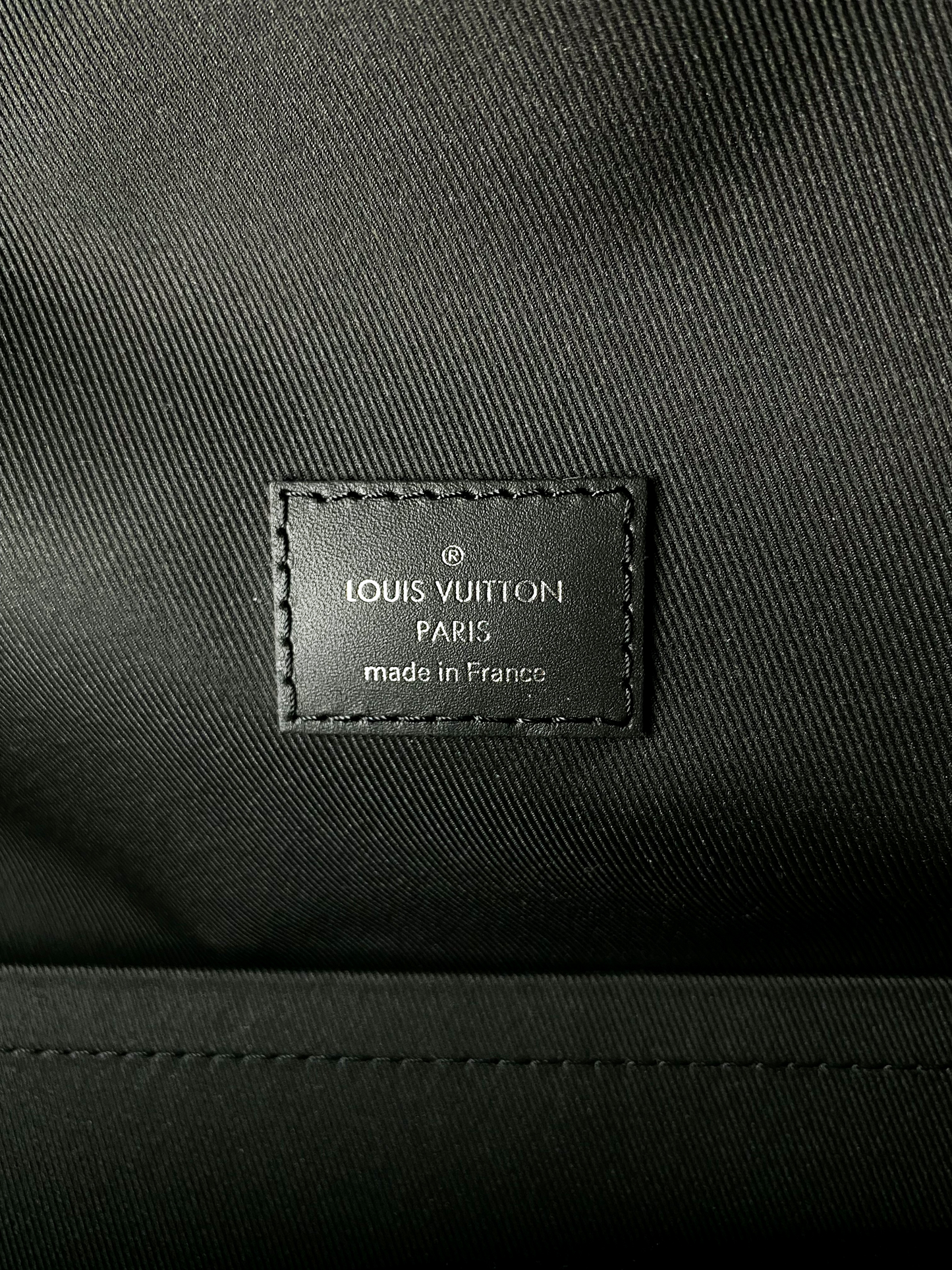 Louis Vuitton Monogram Eclipse Discovery Backpack – Savonches