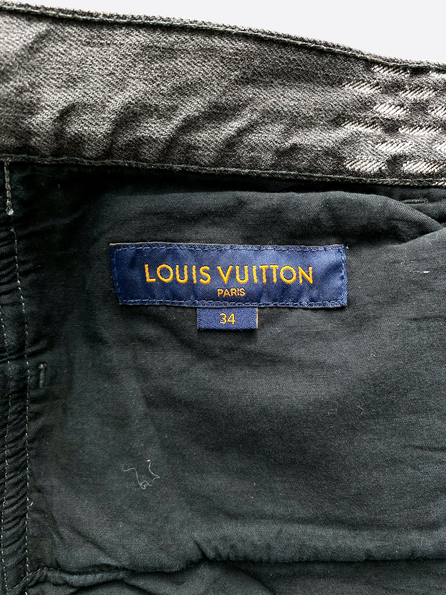 Louis Vuitton Brown Damier Giant Monogram Nigo e Messenger Bag at  1stDibs