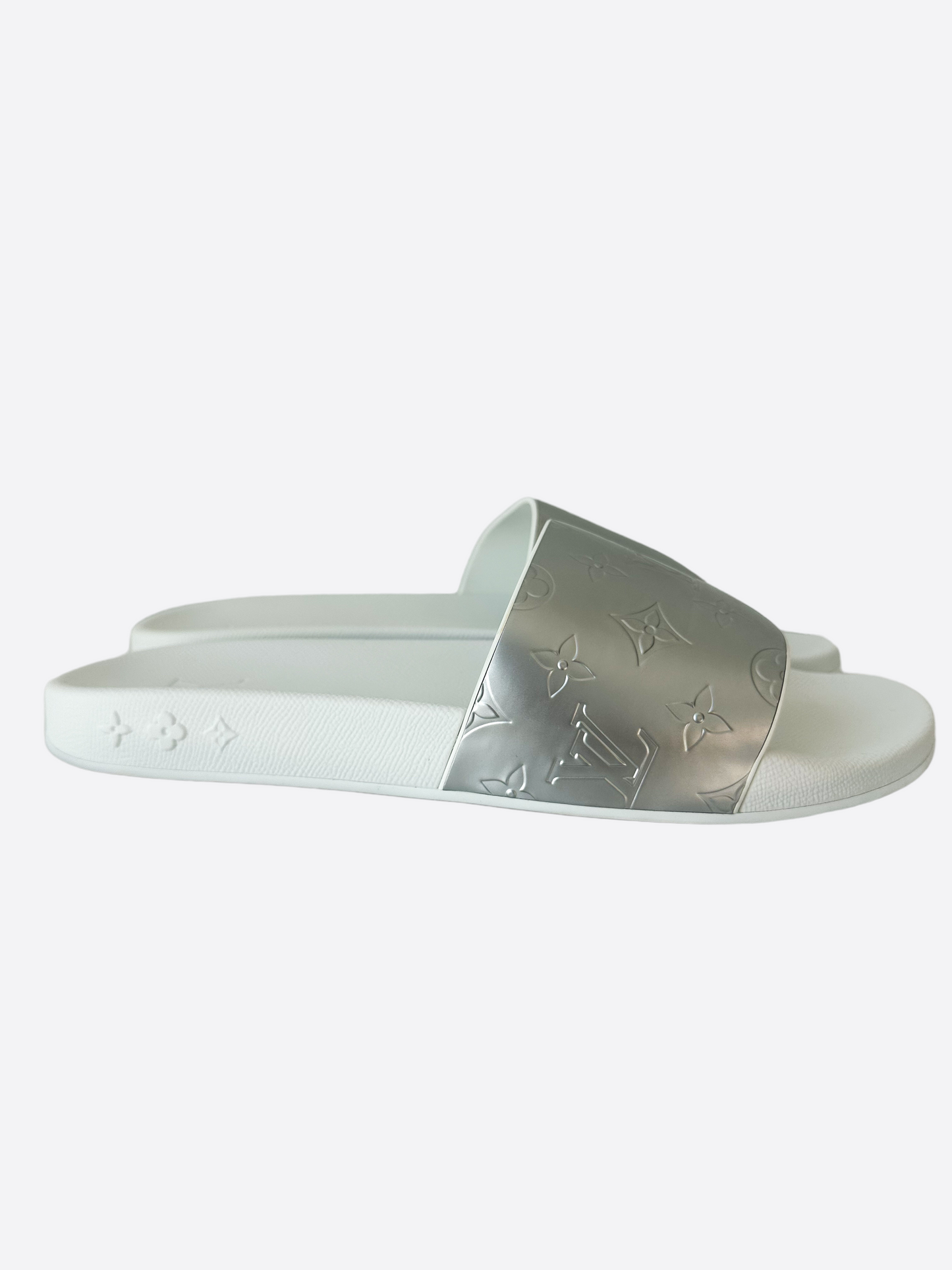 Louis Vuitton White & Silver Monogram Slides – Savonches