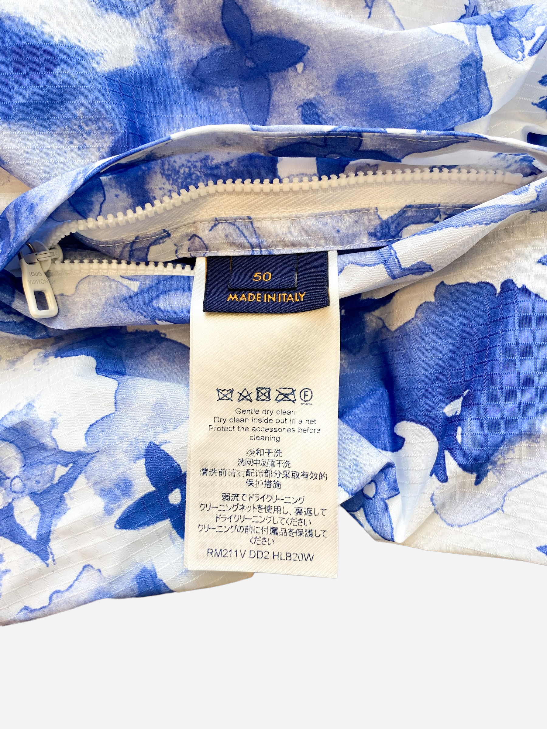 Louis Vuitton® Blue Watercolor Windbreaker  Модные стили, Кэжуал наряды,  Ветровка