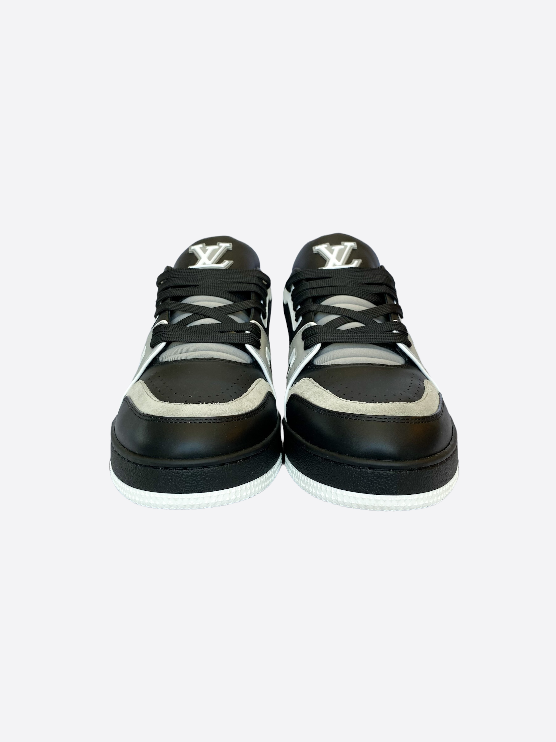 White trainers online with black v