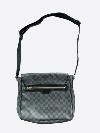 Louis Vuitton Damier Graphite District Messenger