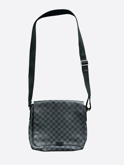 Louis Vuitton Damier Graphite District Messenger