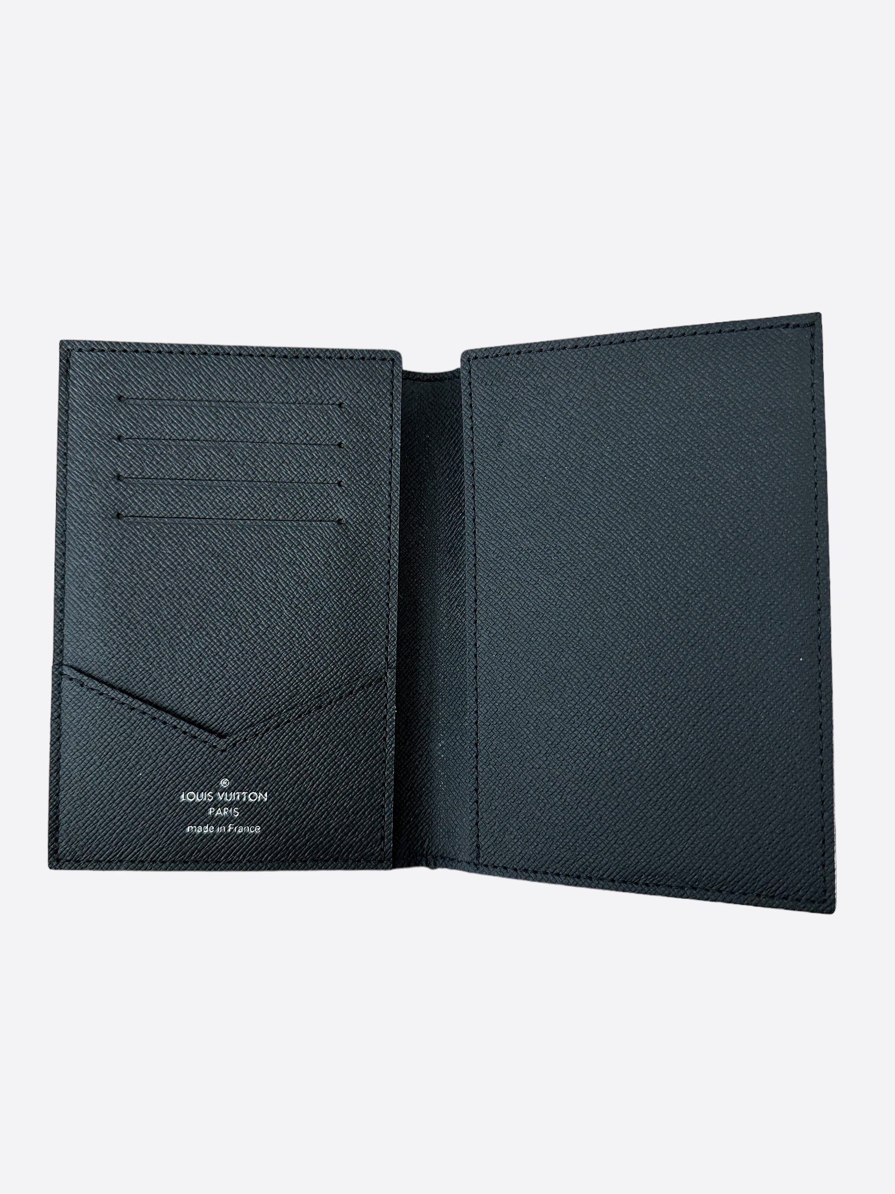 Louis Vuitton Damier Graphite Passport Cover - Black Tech & Travel, Decor &  Accessories - LOU796331