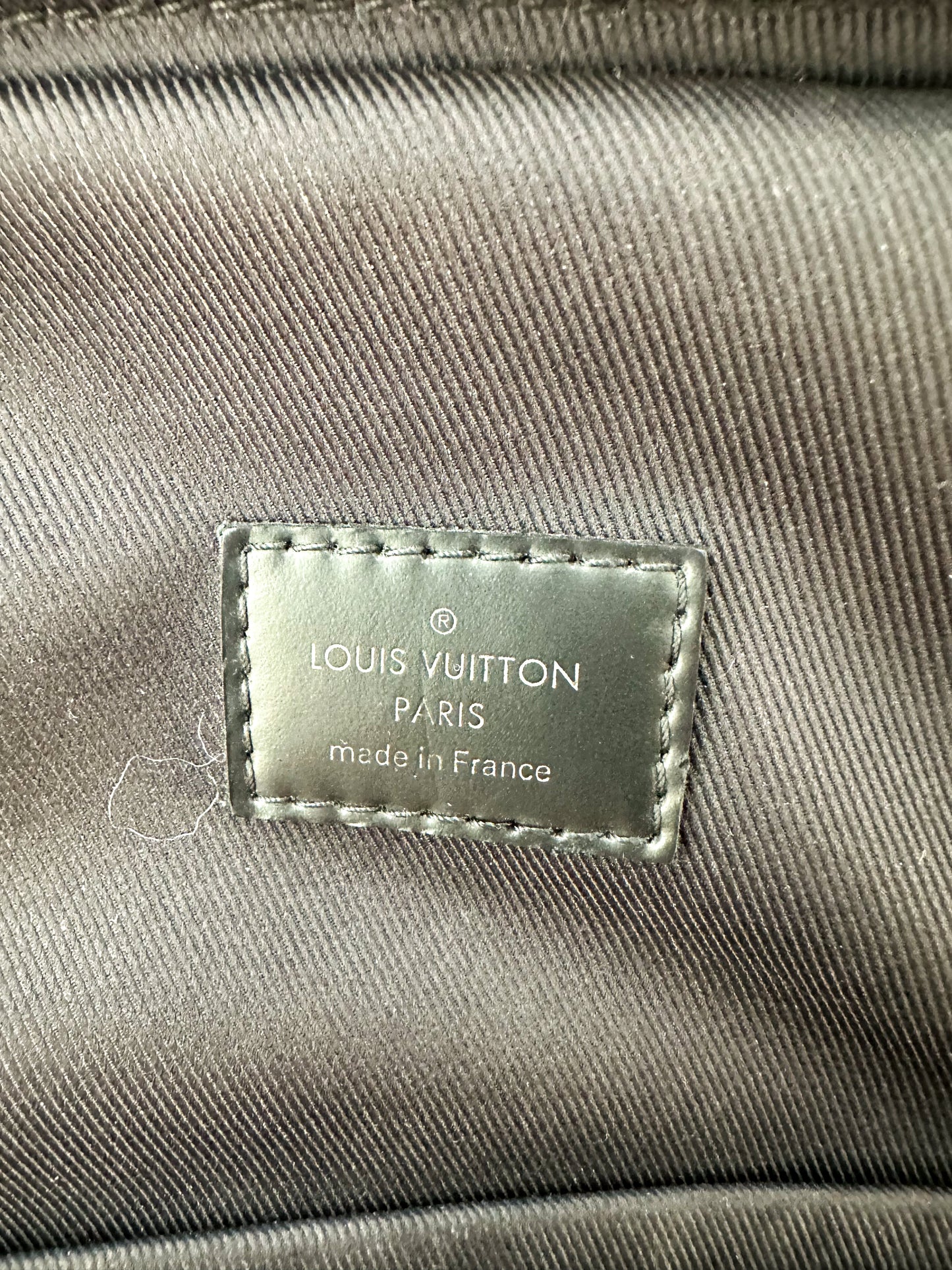 Louis Vuitton Yellow Damier Graphite Avenue Sling – Savonches