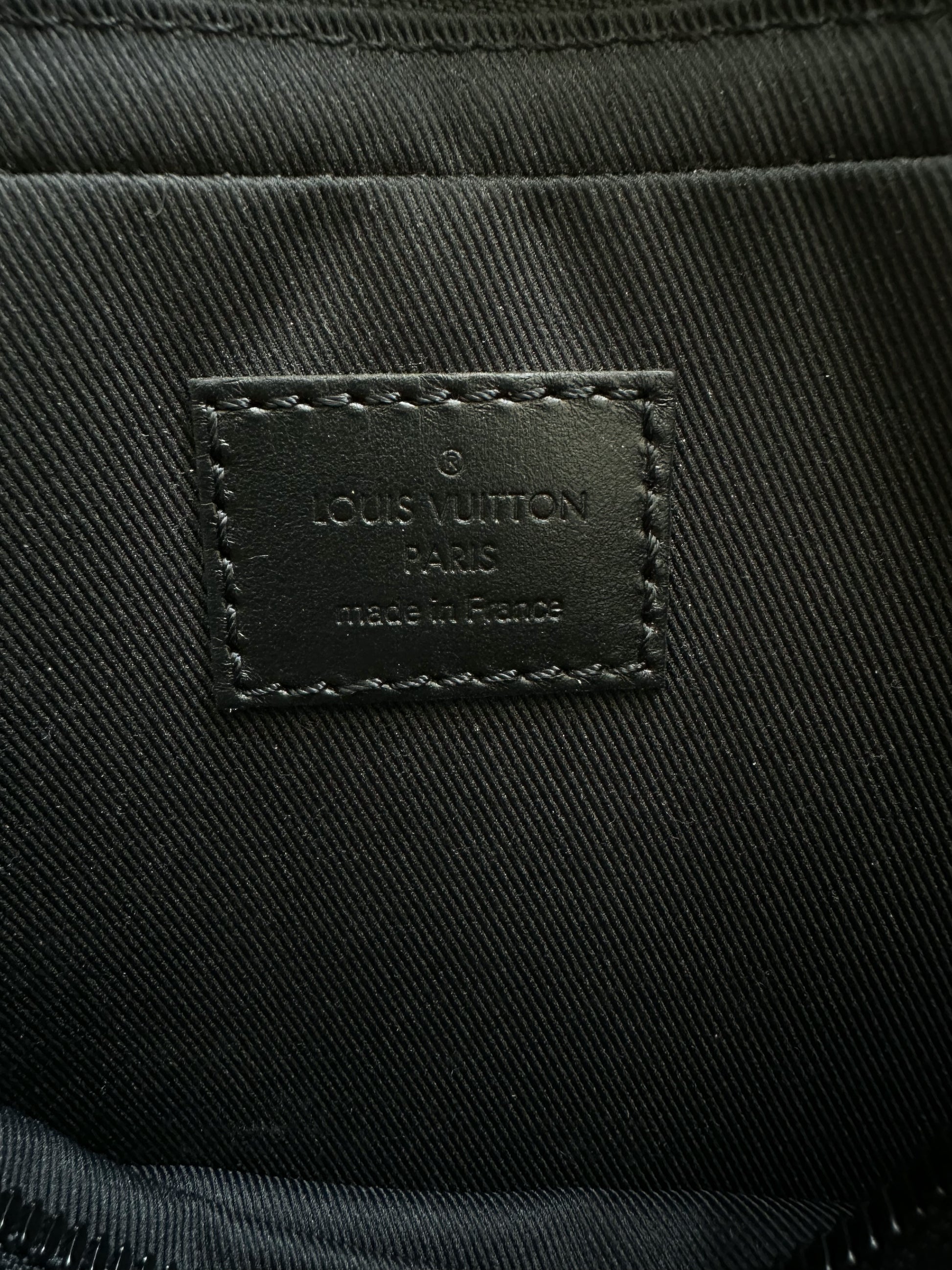 Trio messenger bag Louis Vuitton Brown in Synthetic - 30530470