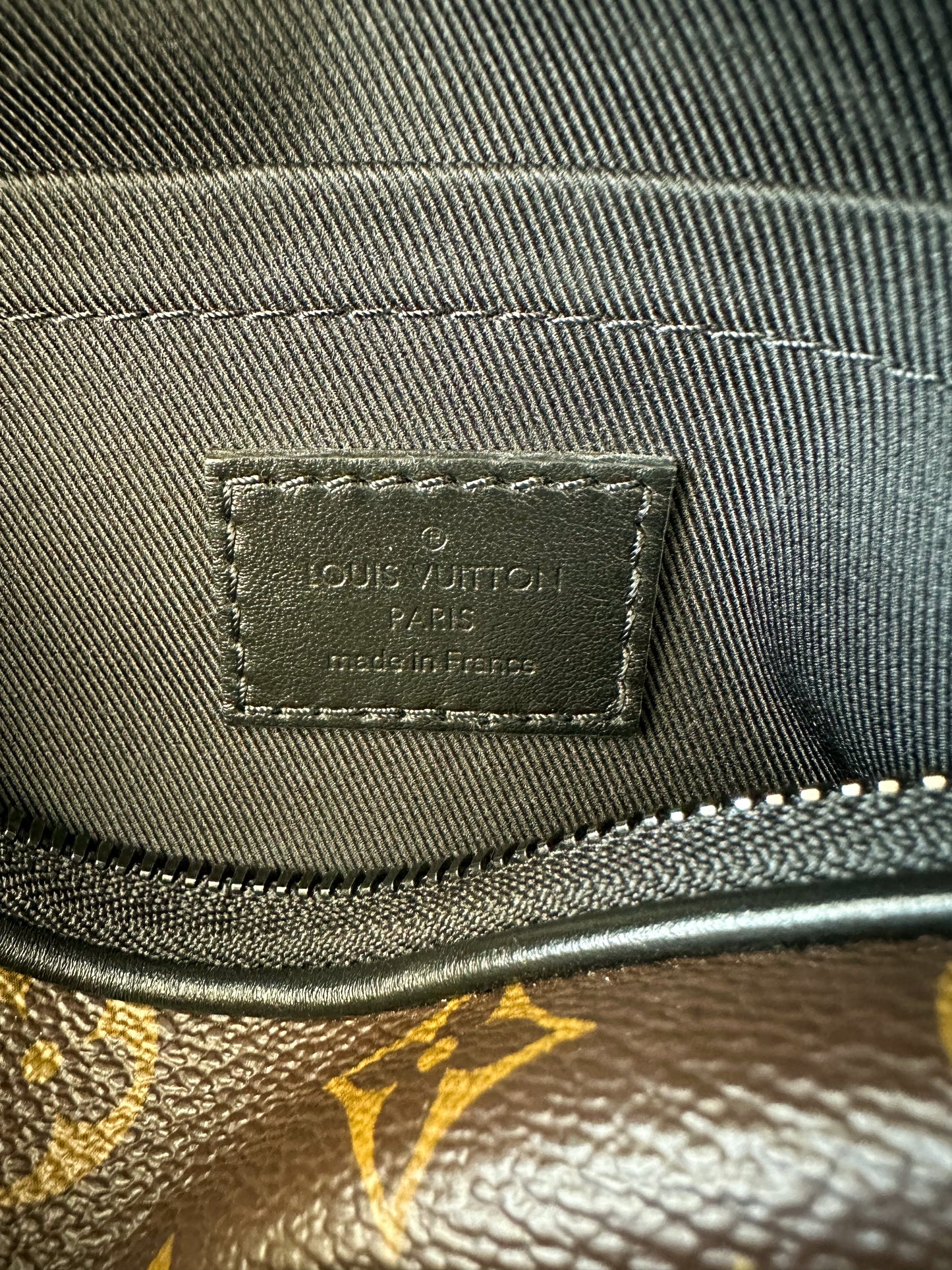 Louis Vuitton LV S Lock messenger Brown Leather ref.507965 - Joli Closet