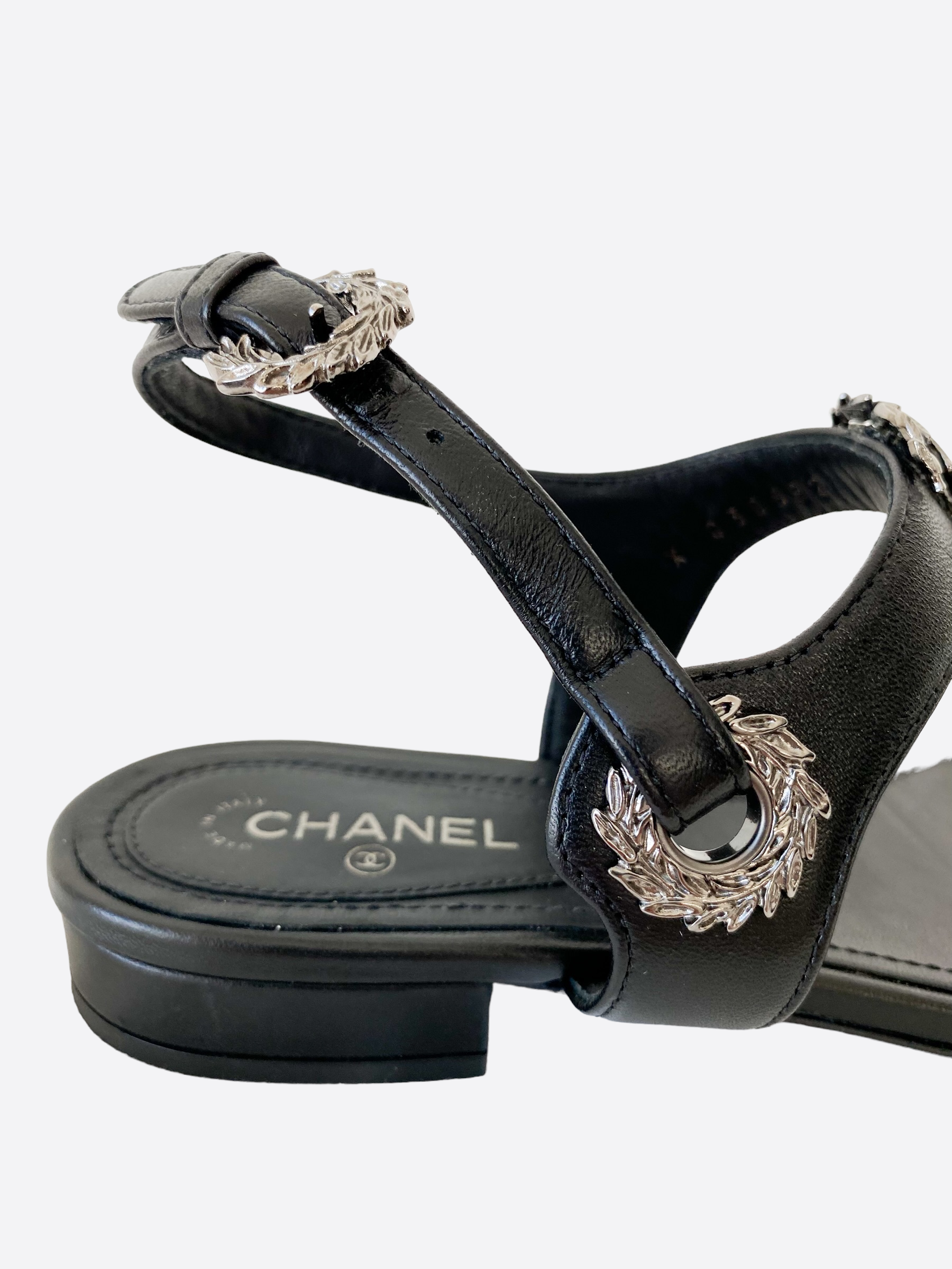 Chanel black 2025 flat sandals
