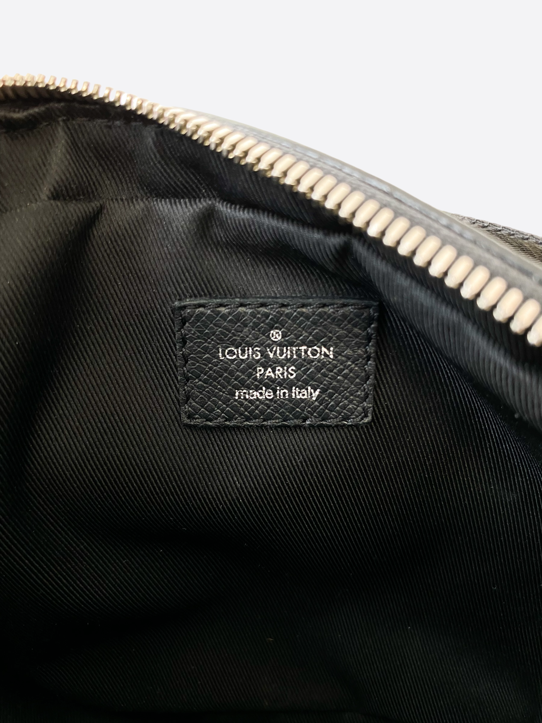 Louis Vuitton Monogram Eclipse Taïga Outdoor BumBag - Black Waist