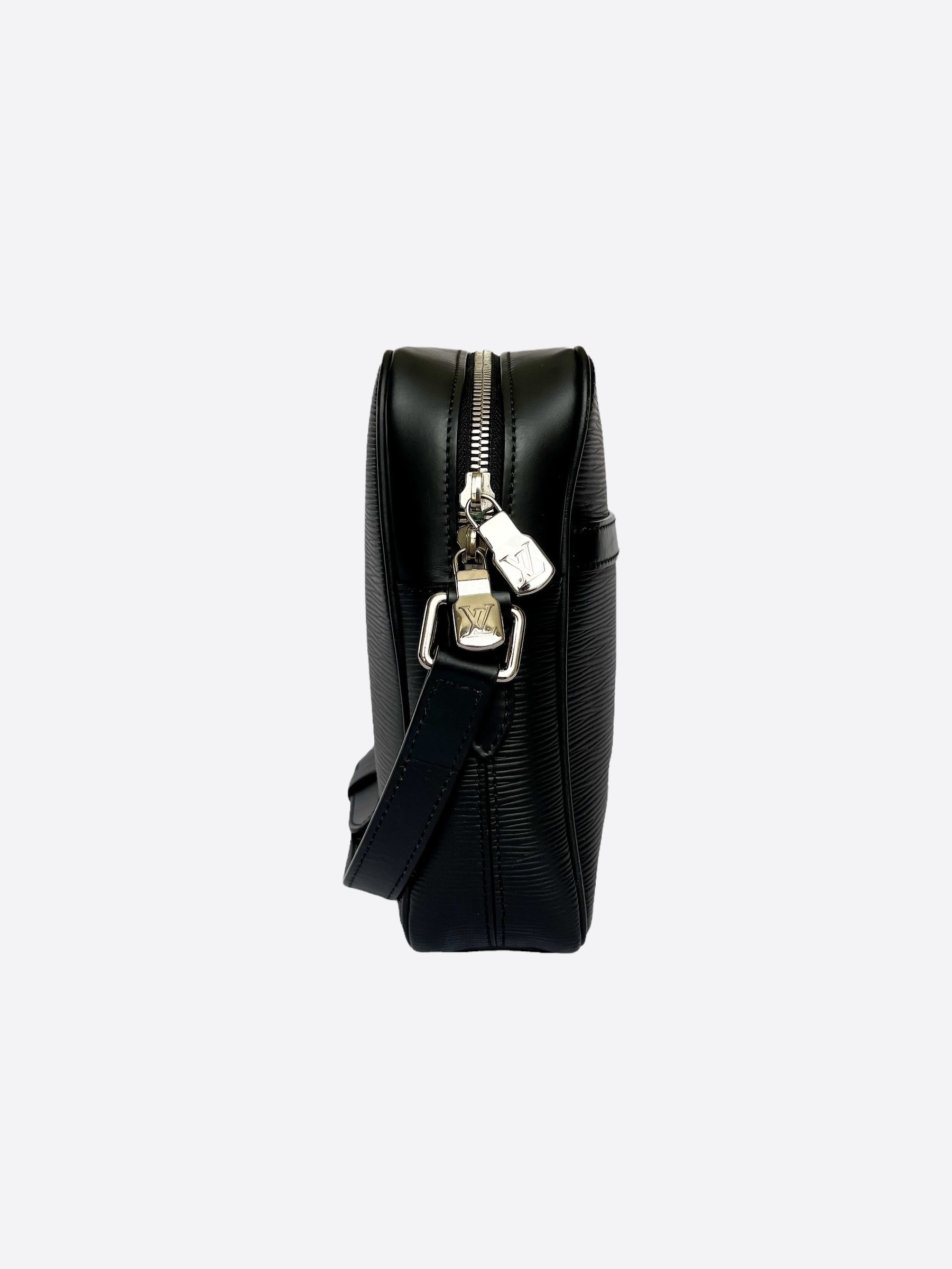 Louis Vuitton Black Aerogram Takeoff Backpack – Savonches